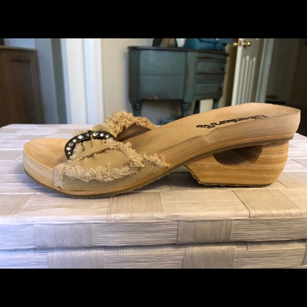 Sketchers Sandals!